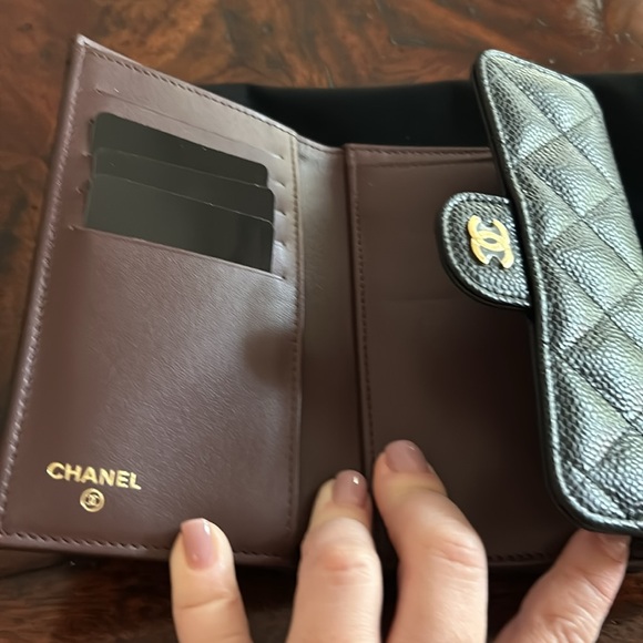 Chanel caviar medium flip wallet in black - Picture 3 of 8